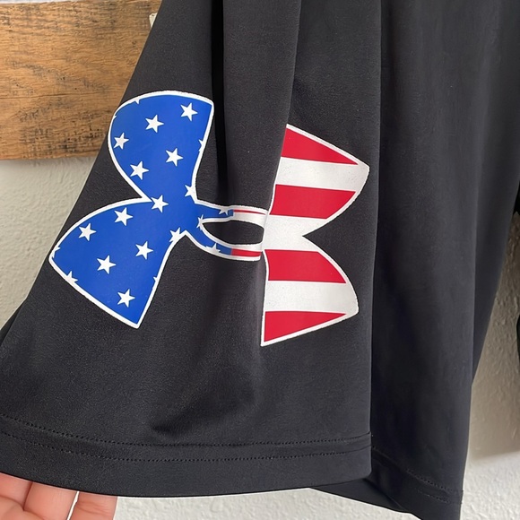 Under Armour Men's UA Freedom Tech Big Flag Logo Shorts - Picture 5 of 9